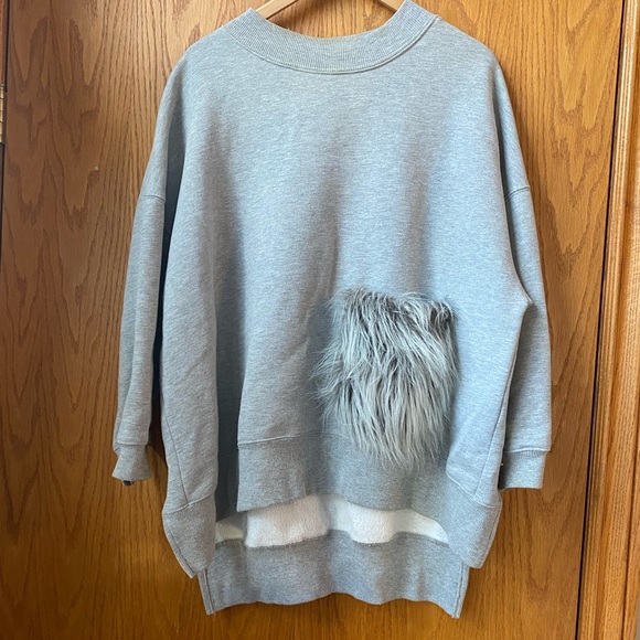 Zara // Women’s crew neck